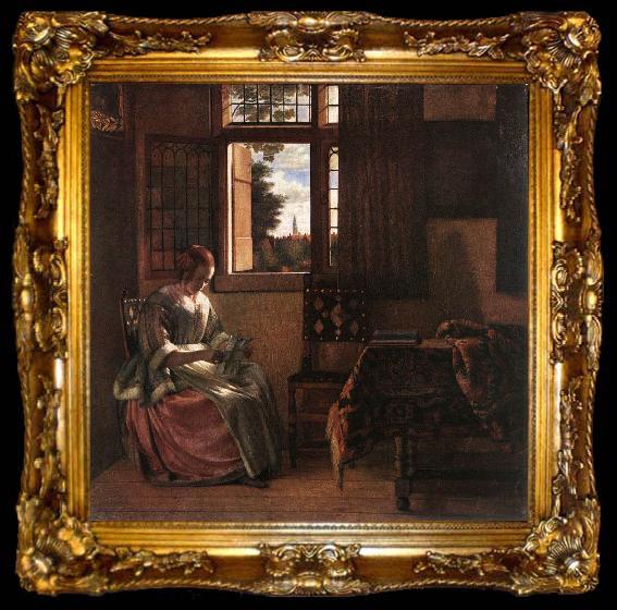 framed  HOOCH, Pieter de Woman Reading a Letter s, ta009-2